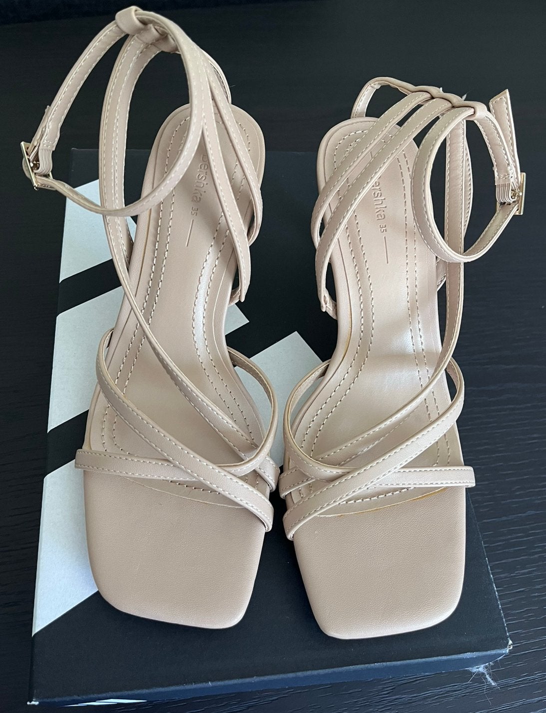 Bersha hakken maat 35, Beige, Gedragen, Bershka, Ophalen of Verzenden