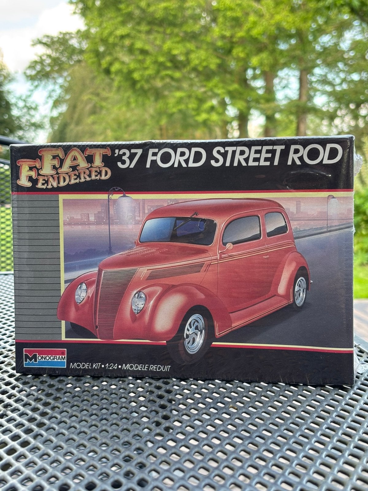 monogram ’37 ford street rod 1:24 1987 factory sealed, Auto, Groter dan 1:32, Ophalen of Verzenden, Zo goed als nieuw
