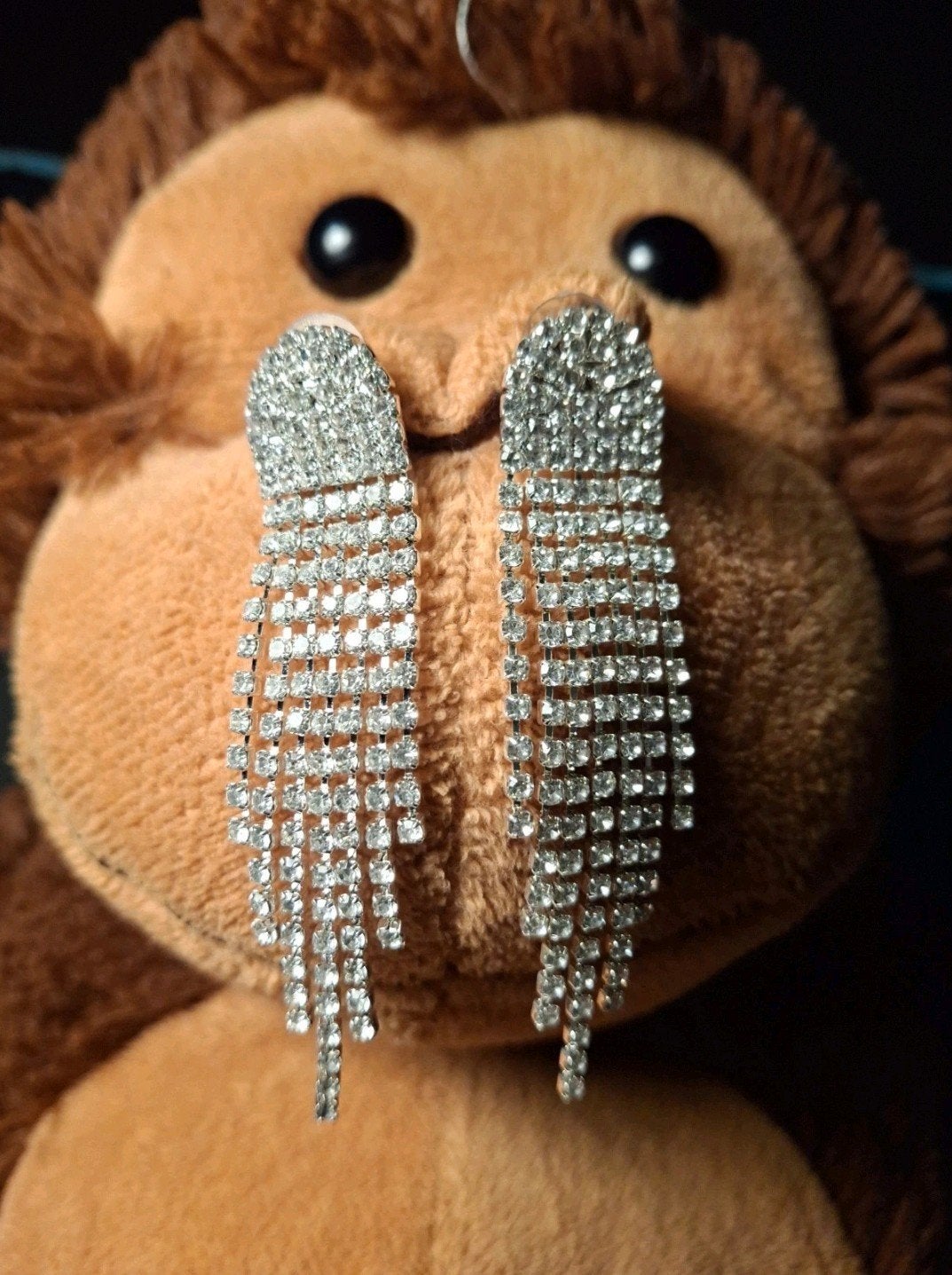 Lange zilverkleurige oorbellen met strass, Sieraden, Tassen en Uiterlijk, Overige materialen, Hangers, Ophalen of Verzenden, Zo goed als nieuw