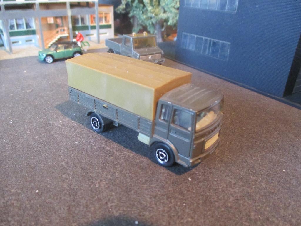 1:100 Saviem bakwagen met huif - Majorette DAF de club van 4, Ophalen of Verzenden, Zo goed als nieuw, Bus of Vrachtwagen