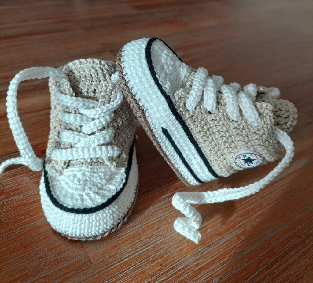 Stoere gehaakte sneaker babyslofjes, Ophalen of Verzenden, Nieuw, Jongetje of Meisje, Slofjes