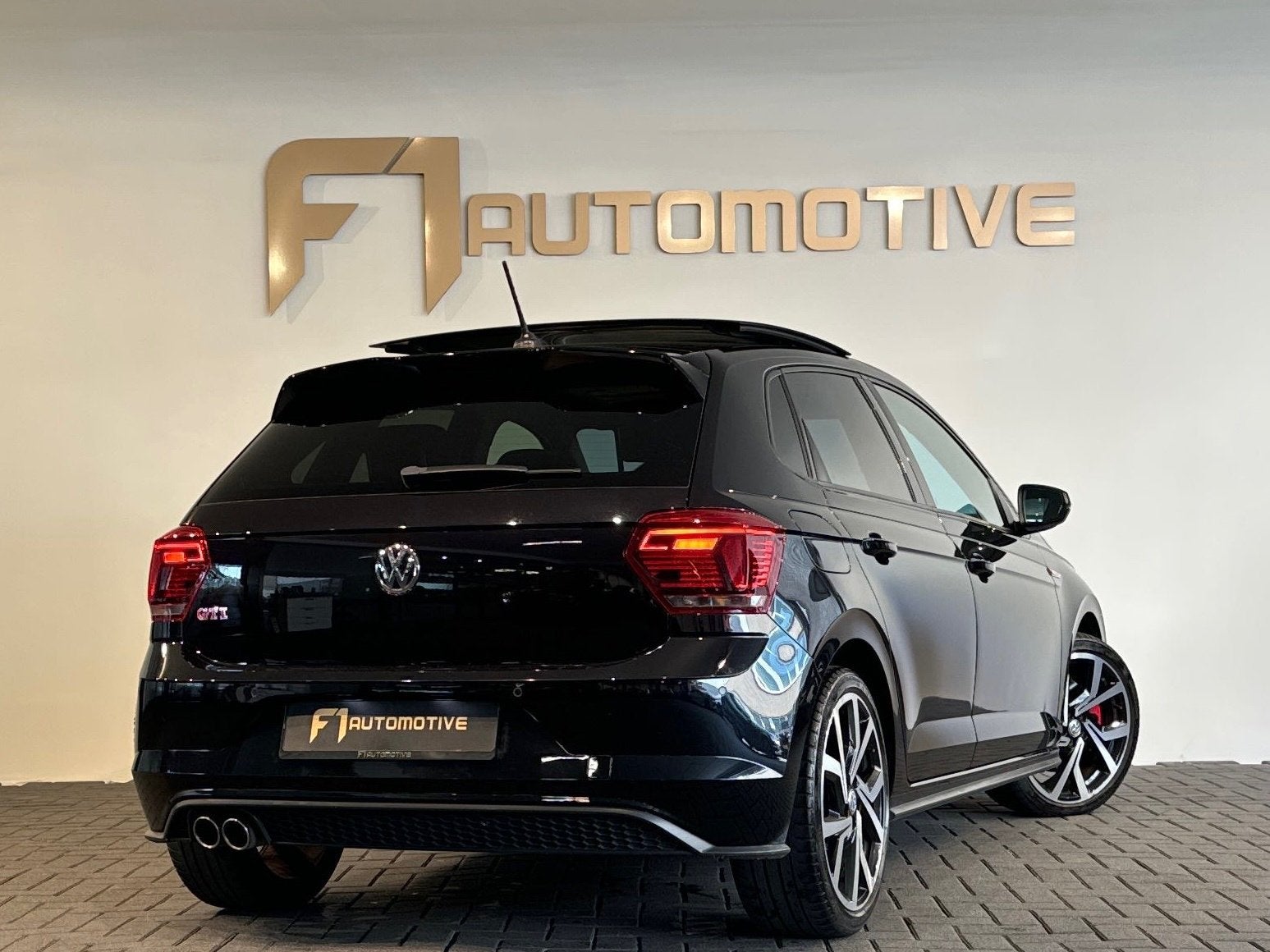 Volkswagen Polo 2.0 TSI GTI Pano|CarPlay|Beats|Stoelverwarmi, Stof, Gebruikt, 4 cilinders, 1984 cc