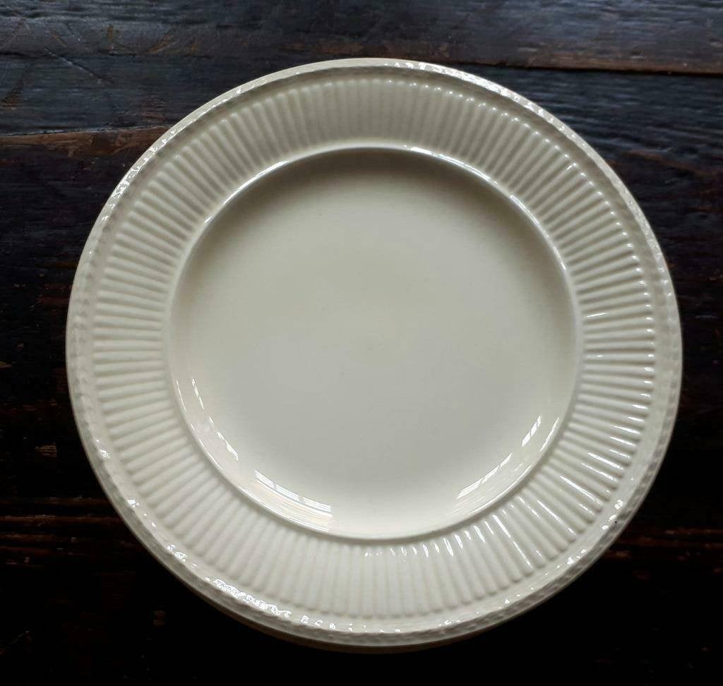 Wedgwood EDME  Dinerborden Ø 26 cm in uitstekende staat, Ophalen of Verzenden, Zo goed als nieuw, Bord(en), Wedgwood