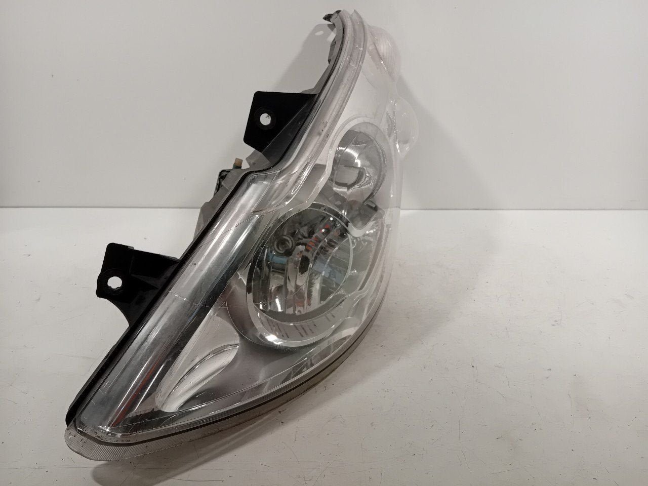 Koplamp links Renault Master, Auto-onderdelen, Verlichting, Onderdelen@venauto.nl, Van der Ven Autorecycling B.V., Gebruikt, Ettenseweg 76, 4706 PB Roosendaal, The Netherlands