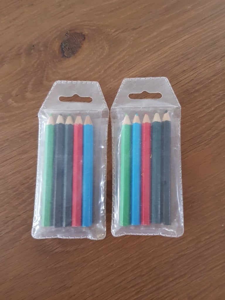 2 pakjes met mini kleurpotloden, Verzenden, Zo goed als nieuw, Knutselen