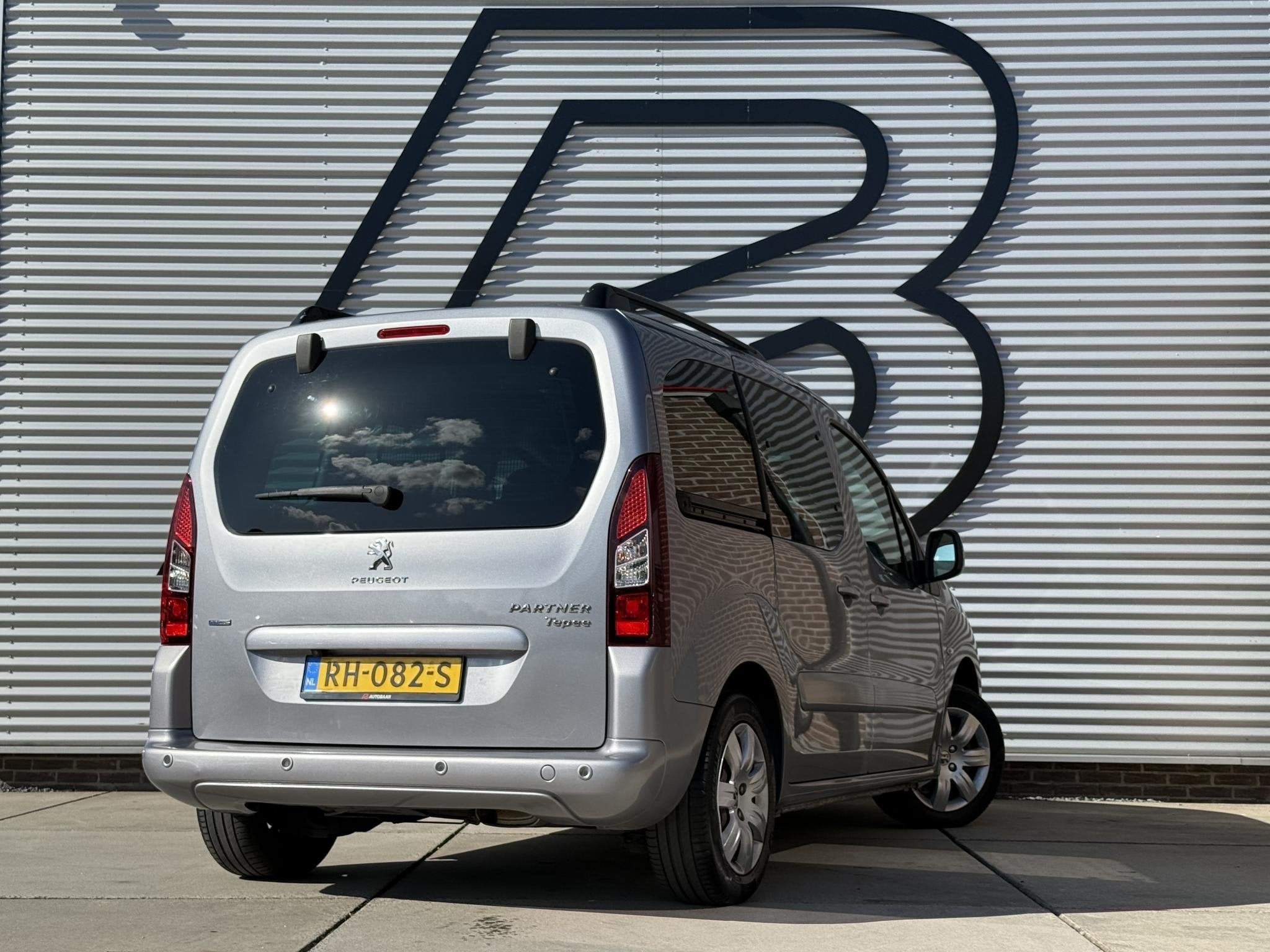 Peugeot Partner Tepee 1.2 PureTech Active 1e Eigenaar|Navi|C, Auto's, Peugeot, Voorwielaandrijving, Stof, Gebruikt, 1199 cc