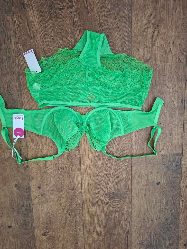 Mooie groene lingerie set Freya, nieuw, 70G/M, Kleding | Dames, Ondergoed en Lingerie, Freya, Ophalen of Verzenden, Groen, Setje
