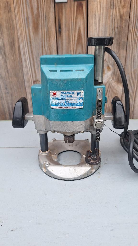 Makita 3600NBR bovenfrees 1500w, Ophalen of Verzenden, Gebruikt