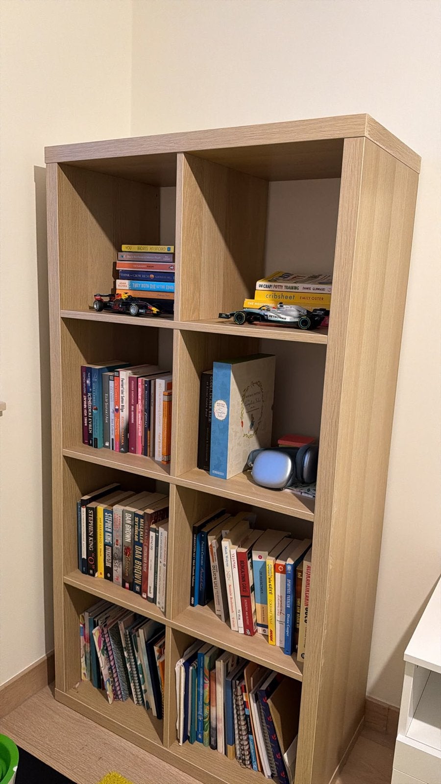 Houten Boekenkast met 8 Vakken - Ideaal voor Boeken en Decor, Ophalen, Zo goed als nieuw, Nederland