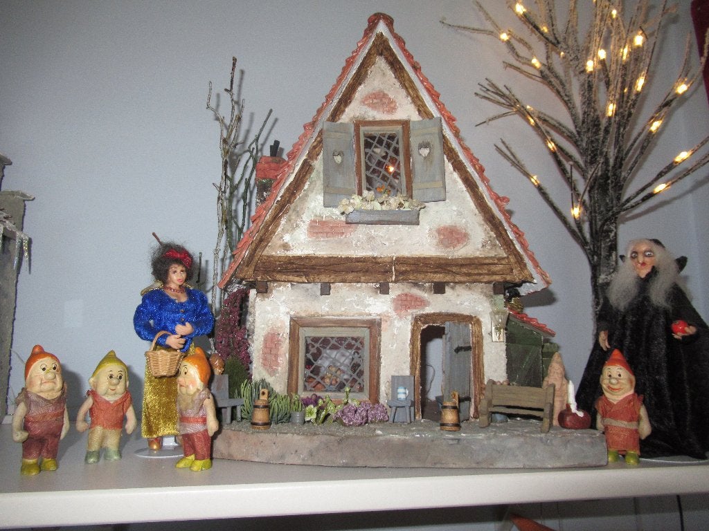 kabouter huis handgemaakt, Ophalen, Zo goed als nieuw, Poppenhuis