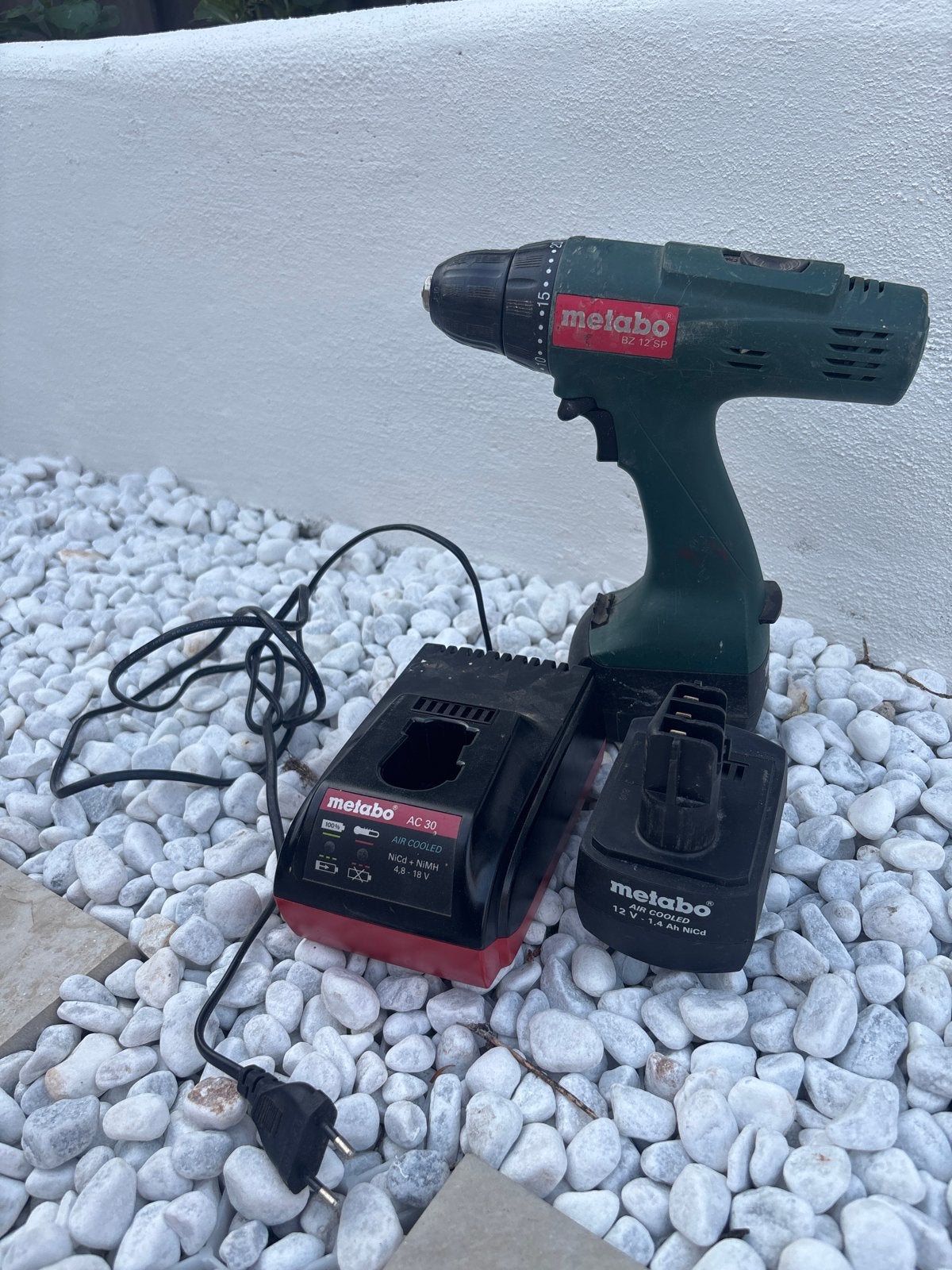 Metabo BZ 12 SP Accuboormachine met lader en accu’s, Gebruikt, Variabele snelheid, Ophalen of Verzenden, Boor- en Schroefmachine