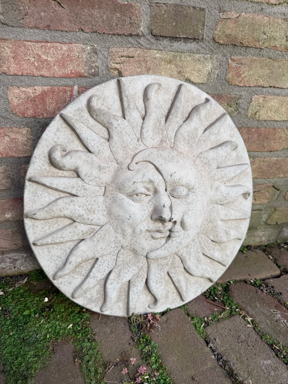Betonnen wanddecoratie zon en maan, Ophalen, Gebruikt