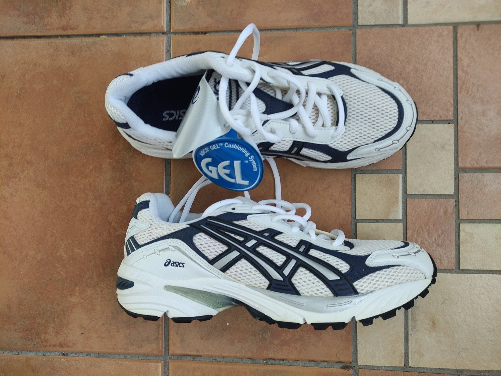 Asics hardloop schoenen M 39.5, Sport en Fitness, Loopsport en Atletiek, Hardloopschoenen, Nieuw, Ophalen of Verzenden, Hardlopen