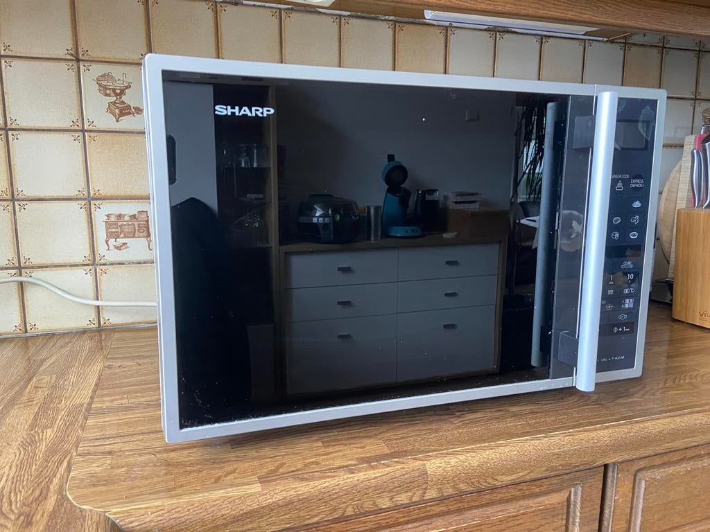 Sharp Combi magnetron hetelucht oven met grill, Witgoed en Apparatuur, Ovens, Ophalen, Minder dan 45 cm, 60 cm of meer, Zo goed als nieuw