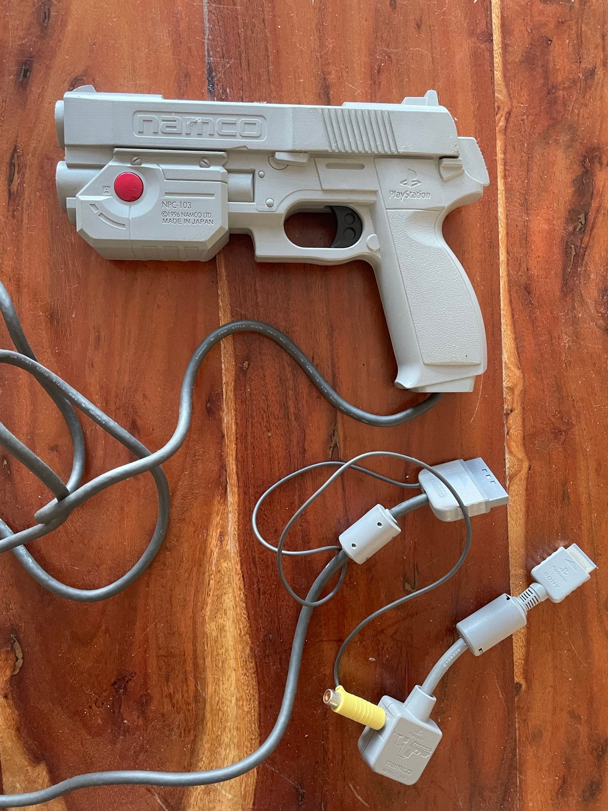 Namco GunCon Light Gun voor PlayStation (Niet getest), Ophalen of Verzenden, Niet werkend, Met 1 controller