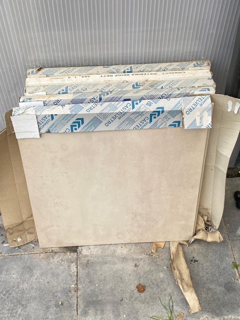 Metal beige 60x60 badkamertegels, Ophalen, 60 cm of meer, Nieuw, 5 tot 10 m²