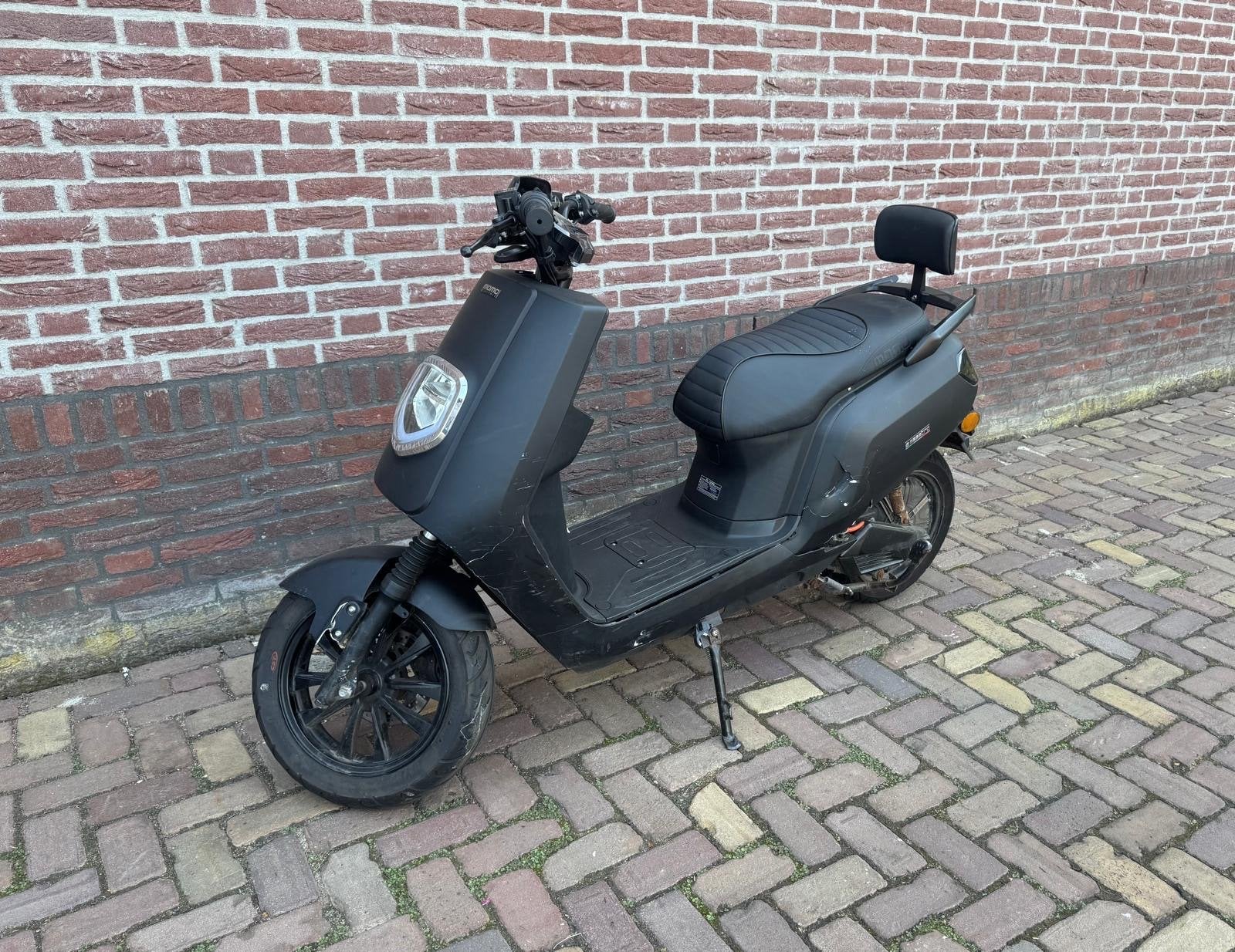MOMO E-N elektrische scooter, Fietsen en Brommers, Ophalen, Gebruikt, Elektrisch, Overige merken