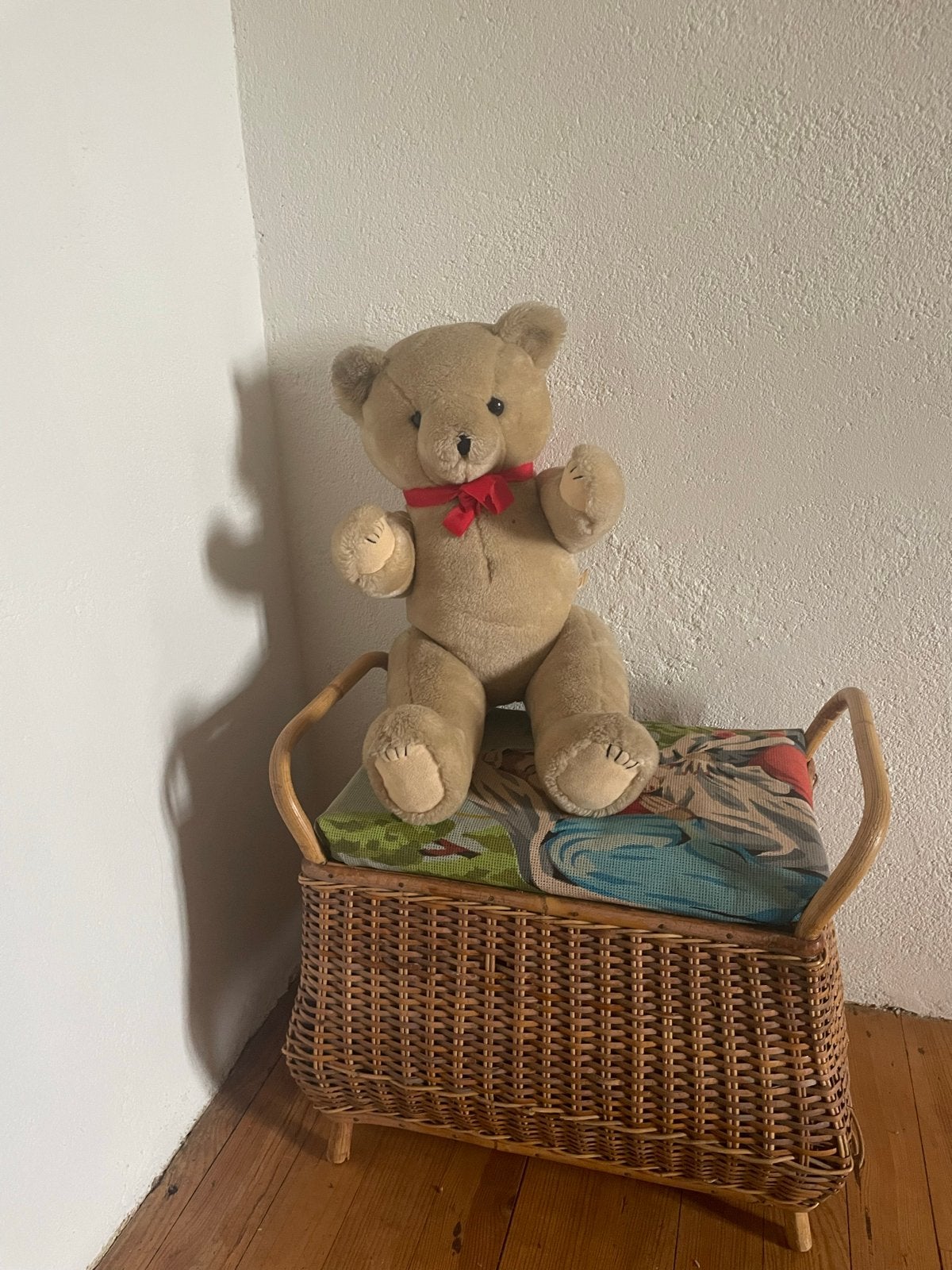 VERZAMEL  teddybeer met rode strik, Verzamelen, Ophalen, Zo goed als nieuw, Stoffen beer, Overige merken