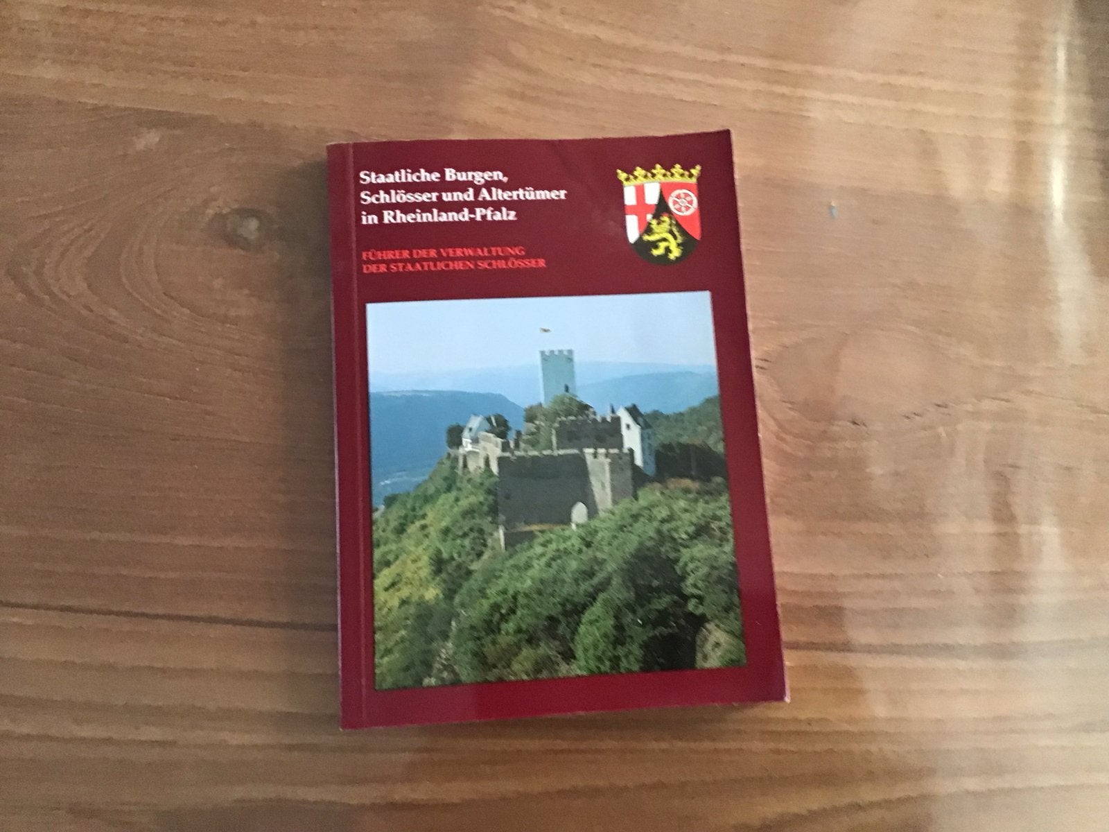 Gids Kastelen en Burchten Rijnland-Palts (Duitsland), Boeken, Reisgidsen, Europa, Ophalen of Verzenden, Reisgids of -boek, Gelezen
