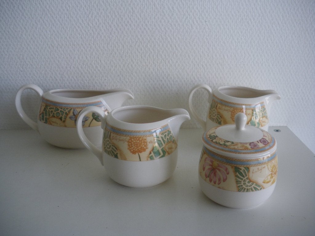 Wedgwood Home Garden Maze servies, Ophalen of Verzenden, Zo goed als nieuw, Aardewerk, Bord(en)