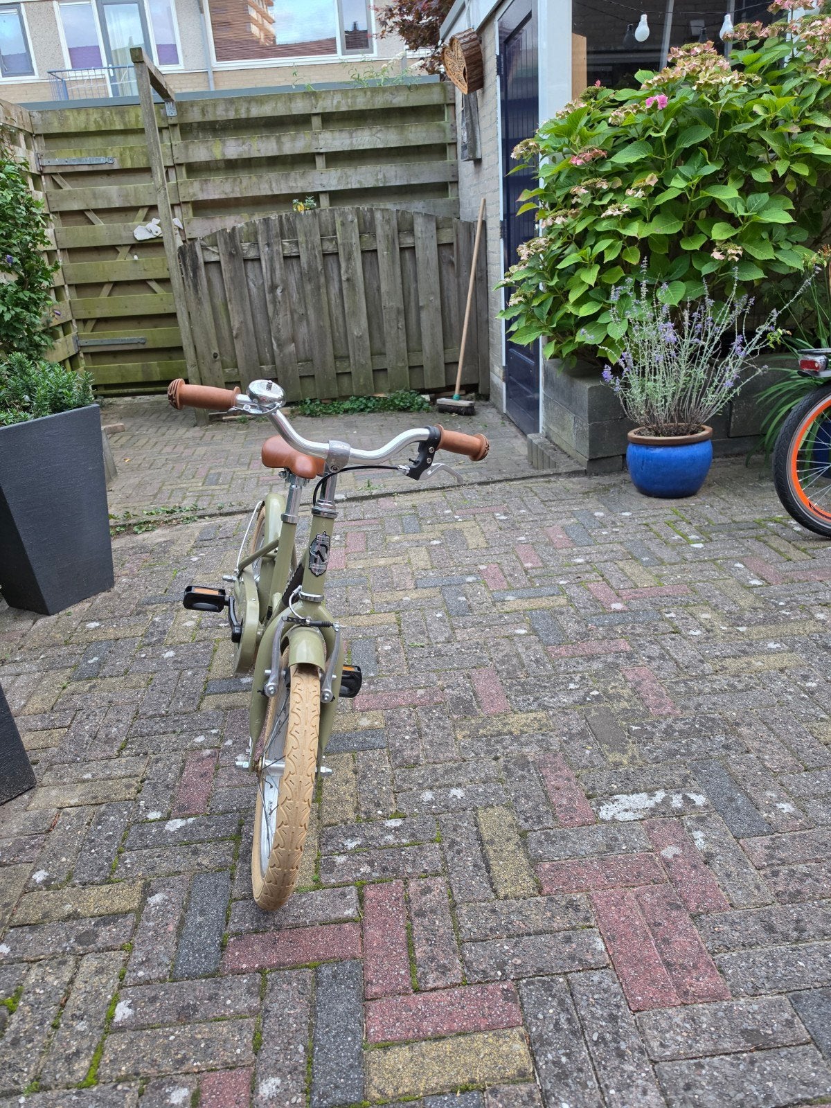 Veloretti kinderfiets 16 inch - Zo goed als nieuw, Ophalen, Terugtraprem, 16 tot 20 inch, Veloretti