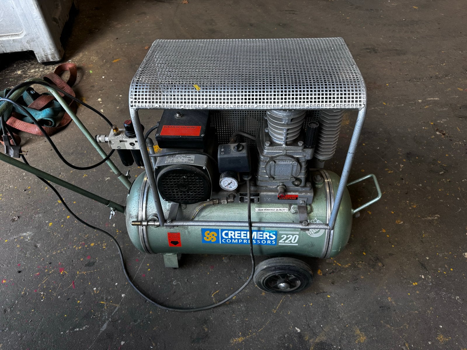 Creemers Compressors 220 - Mobiele Compressor, Ophalen, Gebruikt, 6 tot 10 bar, 25 tot 100 liter