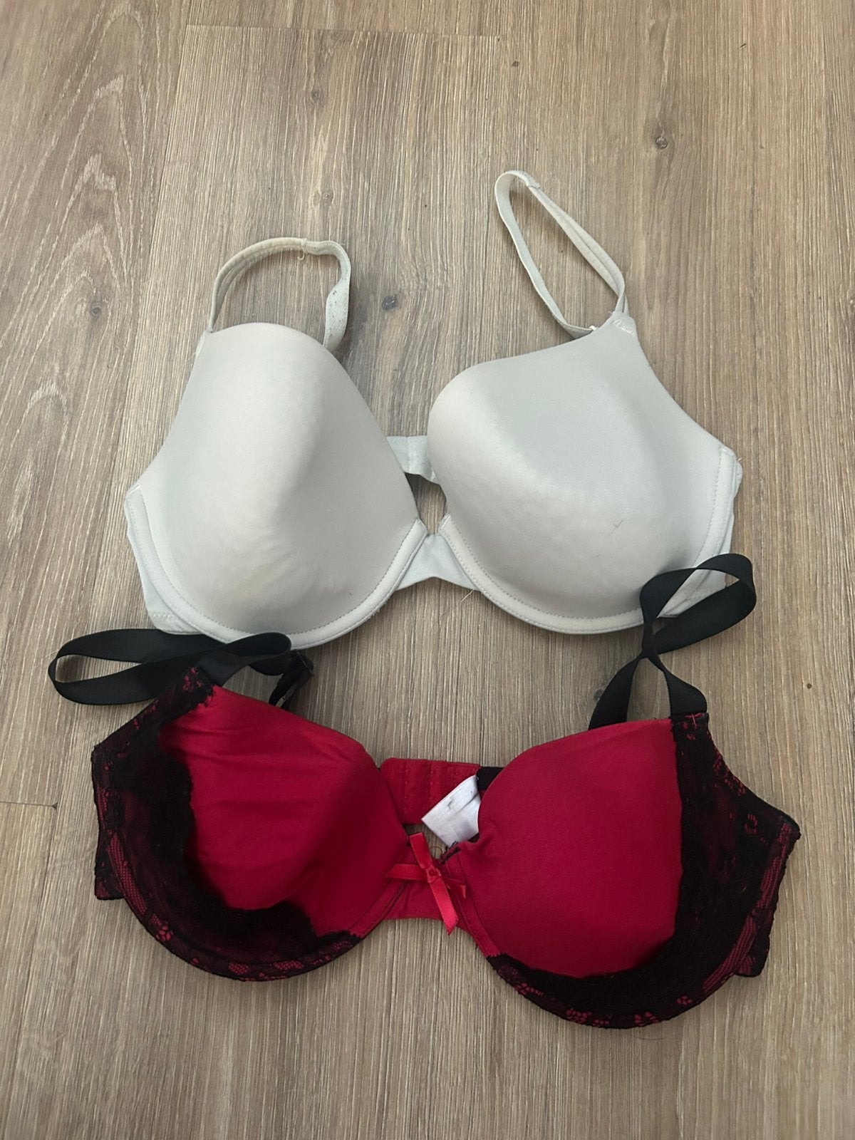 Twee dames bh’s | cupmaat 75D | Zeeman | B.Full, Ophalen of Verzenden, Rood, BH