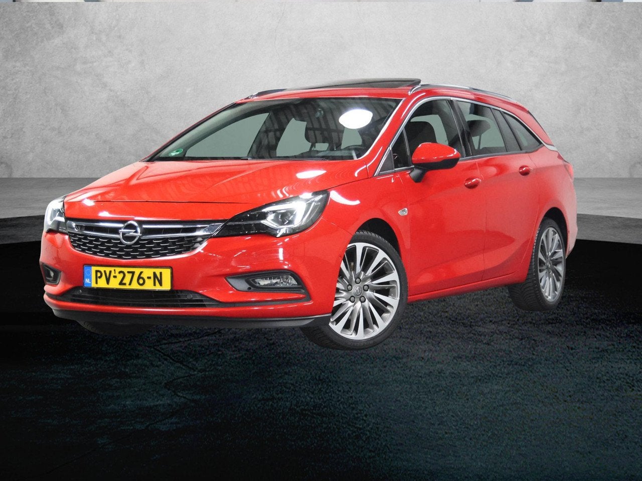 Opel Astra Sports Tourer 1.6 Turbo 200PK Innovation | AppleC, Gebruikt, 4 cilinders, Leder, Handgeschakeld