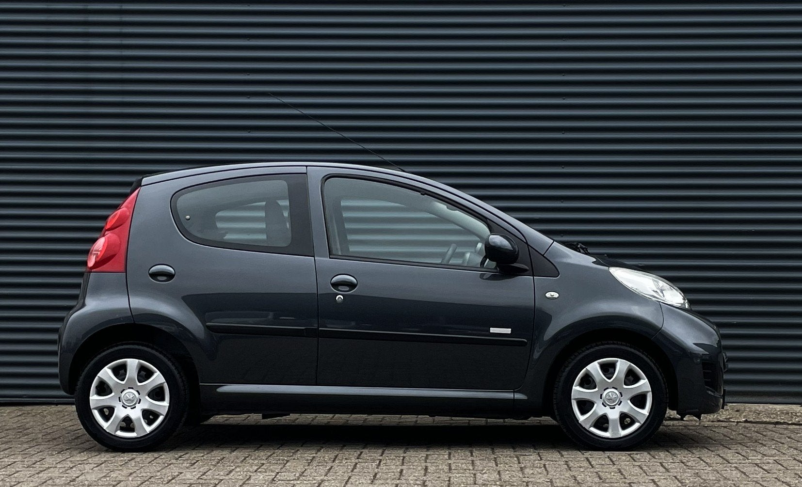 Peugeot 107 1.0 12V 5DRS AUT/Airco/85000KM, Euro 5, Stof, Gebruikt, 4 stoelen