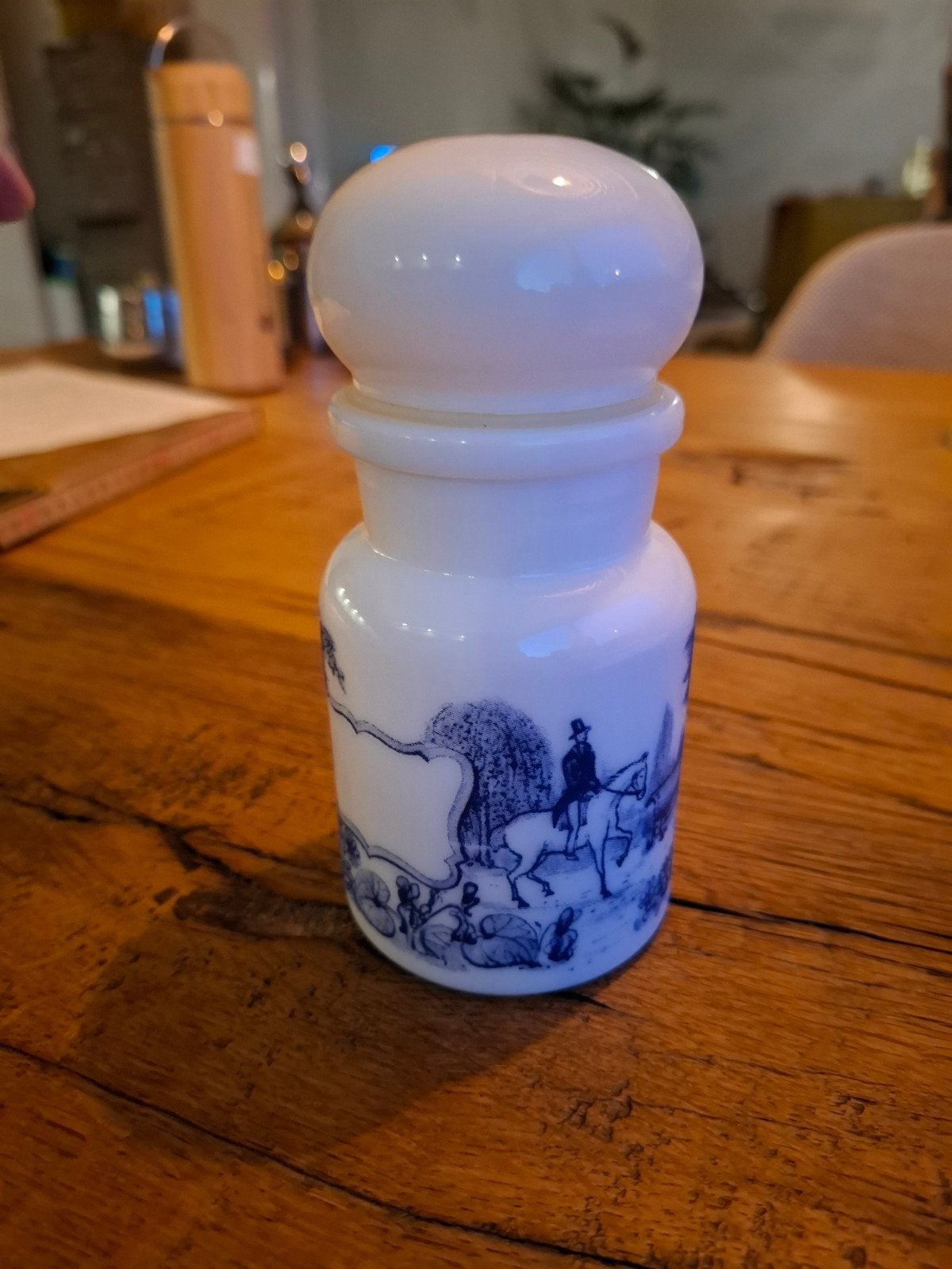2 vintage apotherspotjes van melkglas, Ophalen