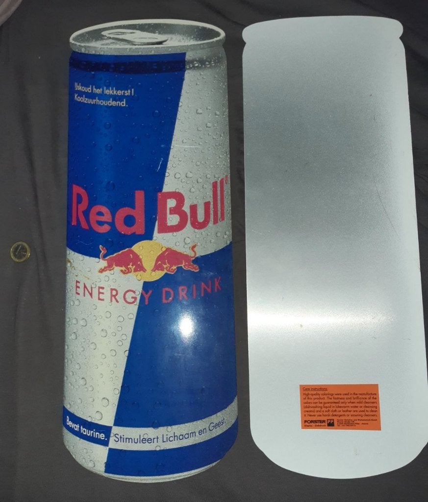 Red Bull blik display magneet, Verzamelen, Merken en Reclamevoorwerpen, Verzenden, Zo goed als nieuw, Reclamebord