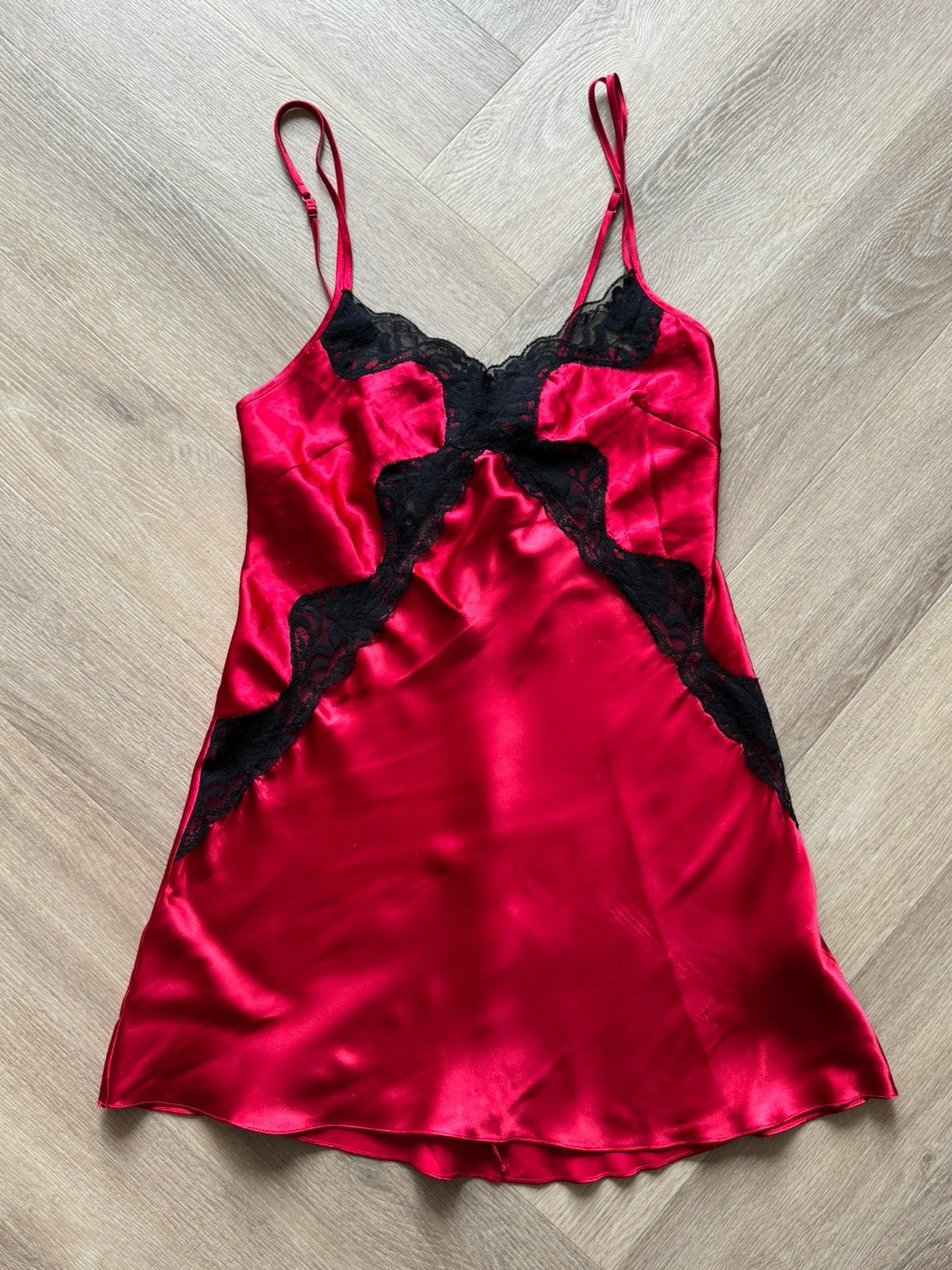 Hunkemöller pyjama satijnen nachtjurk rood/zwart maat S, Kleding | Dames, Ophalen of Verzenden, Gedragen, Maat 36 (S)