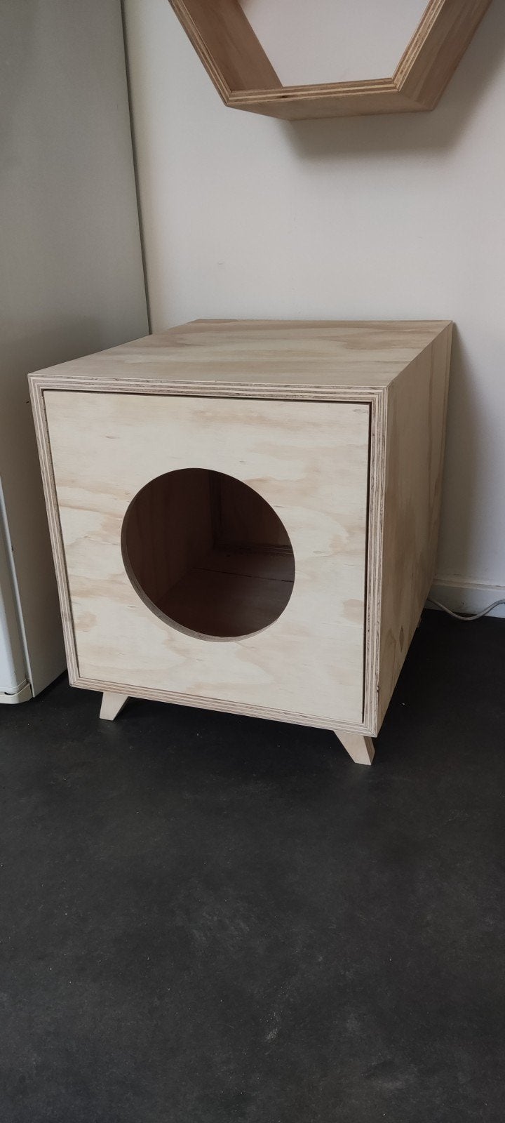 Weg met lelijke kattenbak! Nieuw 100% design ombouw in hout!, 6065ch 7, Segers houtwerken, Bartsegers@gmail.com, Gesloten