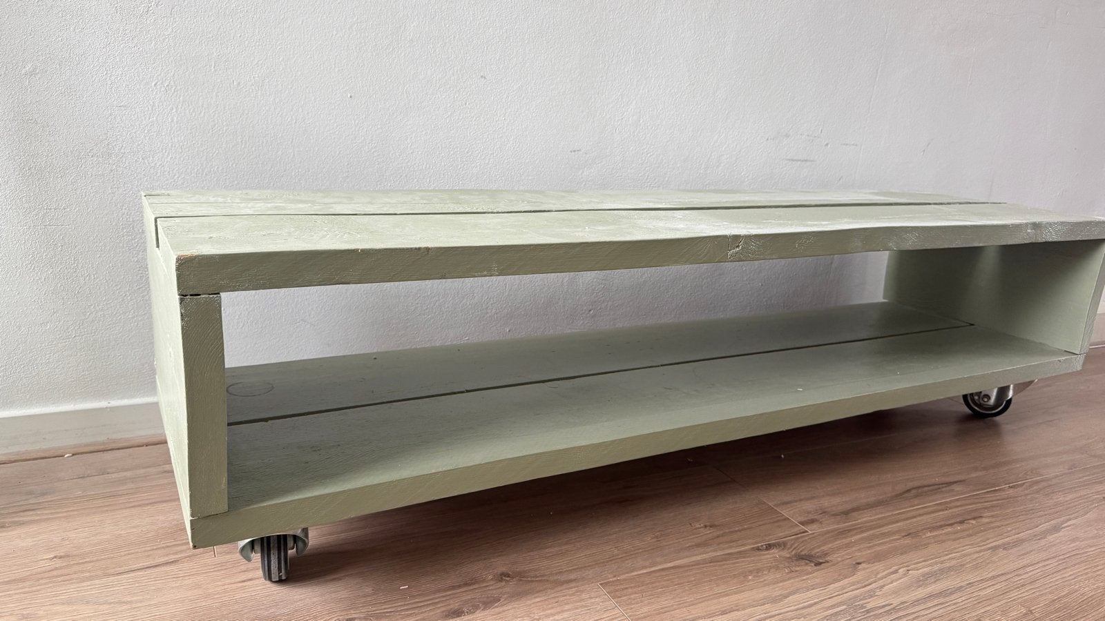 Groene rijdbare kast / plantentafel met wielen, Ophalen, Minder dan 45 cm, Gebruikt, 75 cm of meer