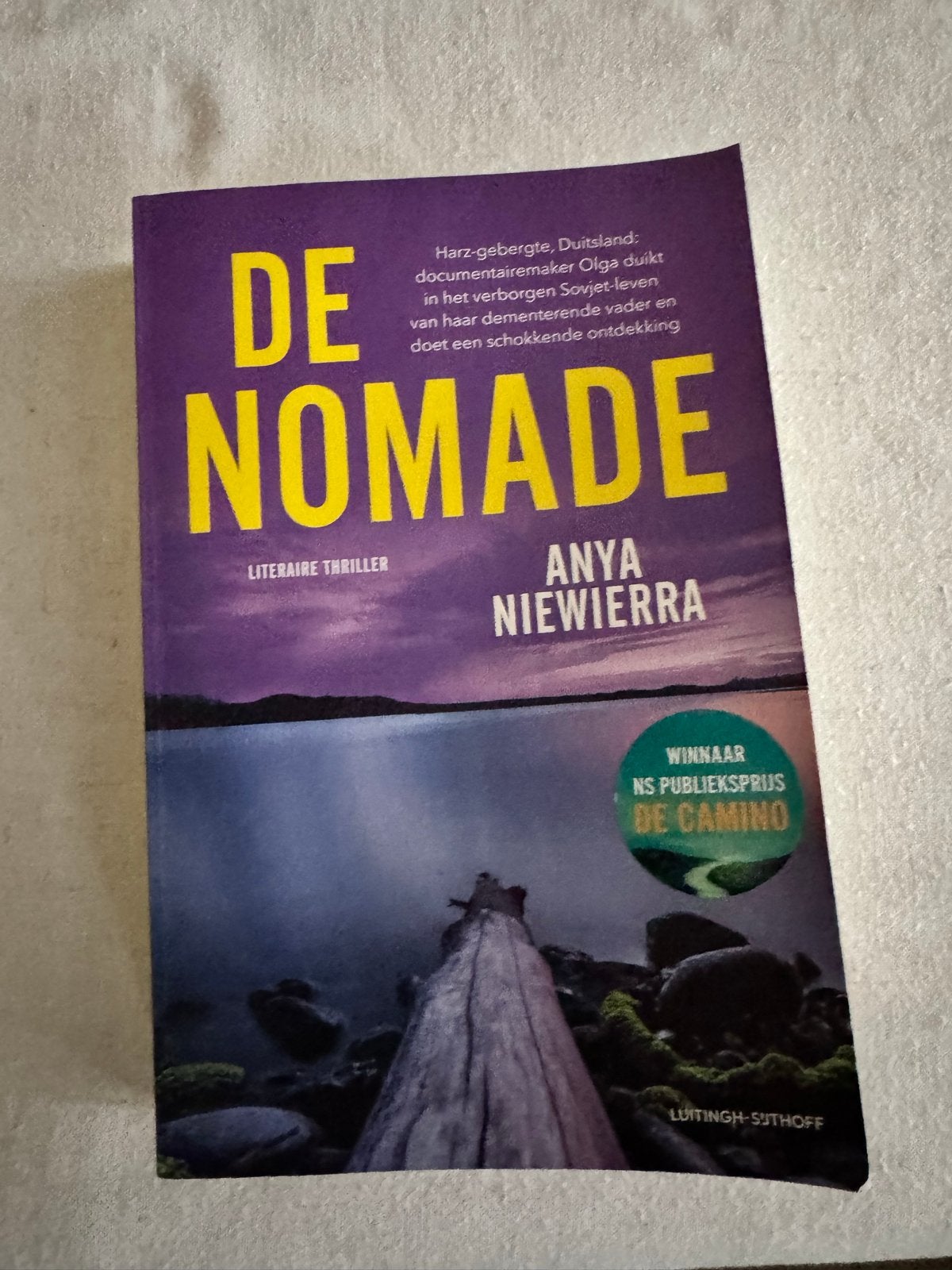 Anya Niewierra - De nomade, Boeken, Ophalen of Verzenden, Zo goed als nieuw, Anya Niewierra