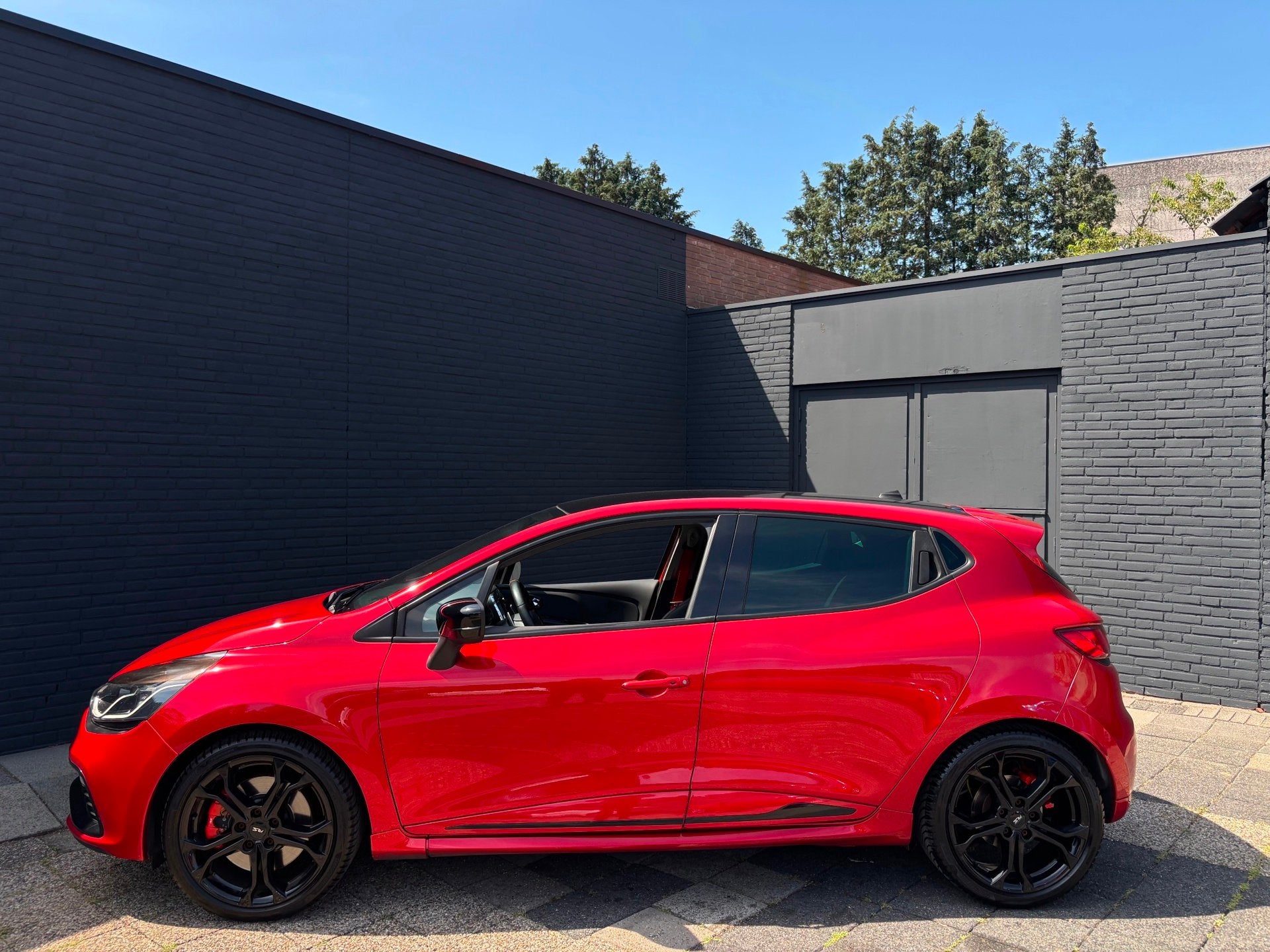 Foto 3 van Renault Clio 1.6 R.S Automaat | Navi | Leder | Stoelverwarmi