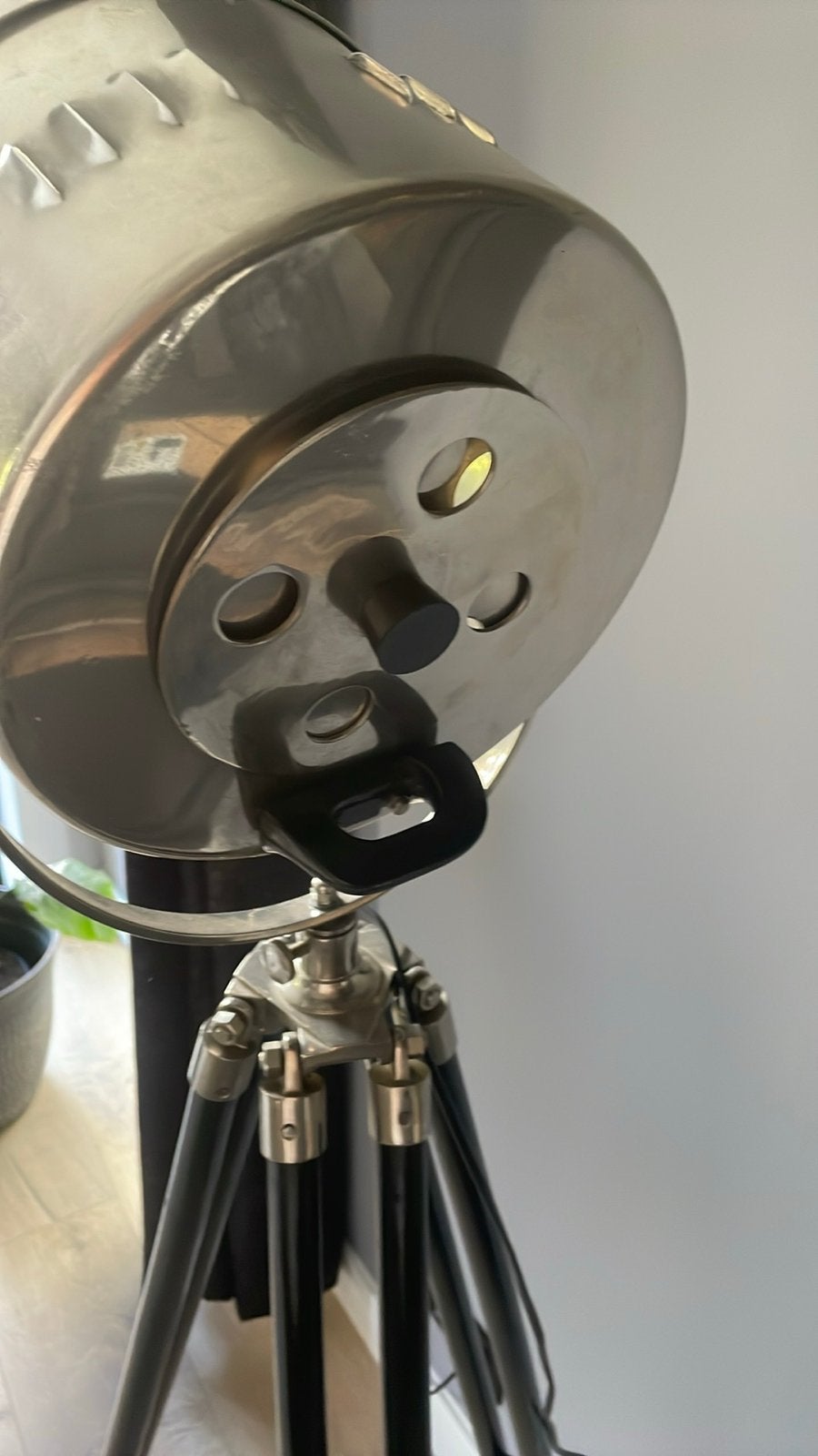 Industriële Vloerlamp met Statief - Spotlight Design, Huis en Inrichting, Lampen | Vloerlampen, Ophalen, Zo goed als nieuw, Metaal
