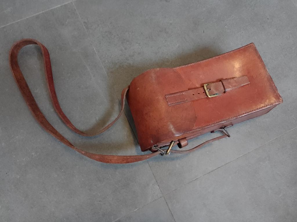 Zware kwaliteit lederen militaire tas  Madsen mitrailleur, Ophalen of Verzenden, Landmacht, Nederland, Overige typen