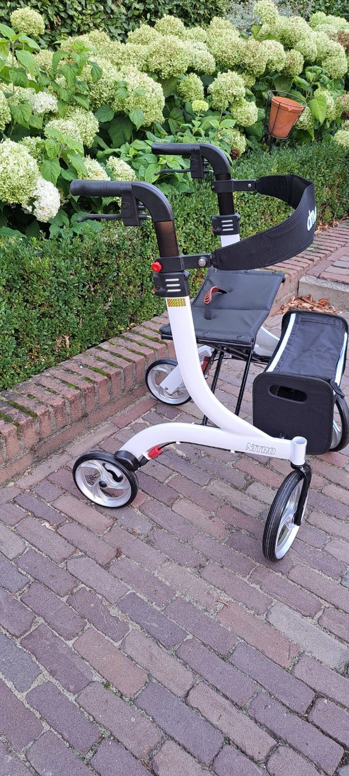 inklapbare rollator .stevig en praktisch, Ophalen of Verzenden, Zo goed als nieuw