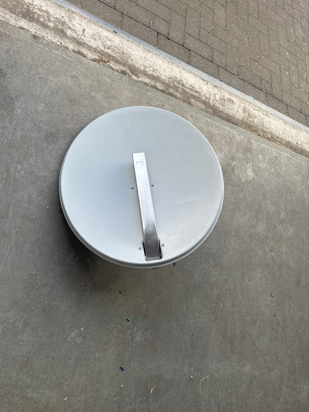 60 cm schotelantenne, Ophalen of Verzenden, Gebruikt, (Schotel)antenne, Overige merken