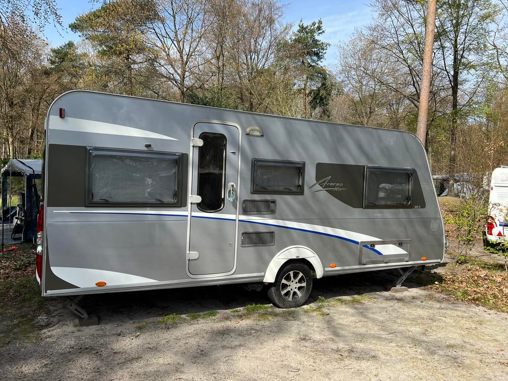 Burstner Averso Fifty 500 TL 2009, Caravans en Kamperen, Caravans, Rondzit, Bürstner, 5 tot 6 meter, Tot en met 4