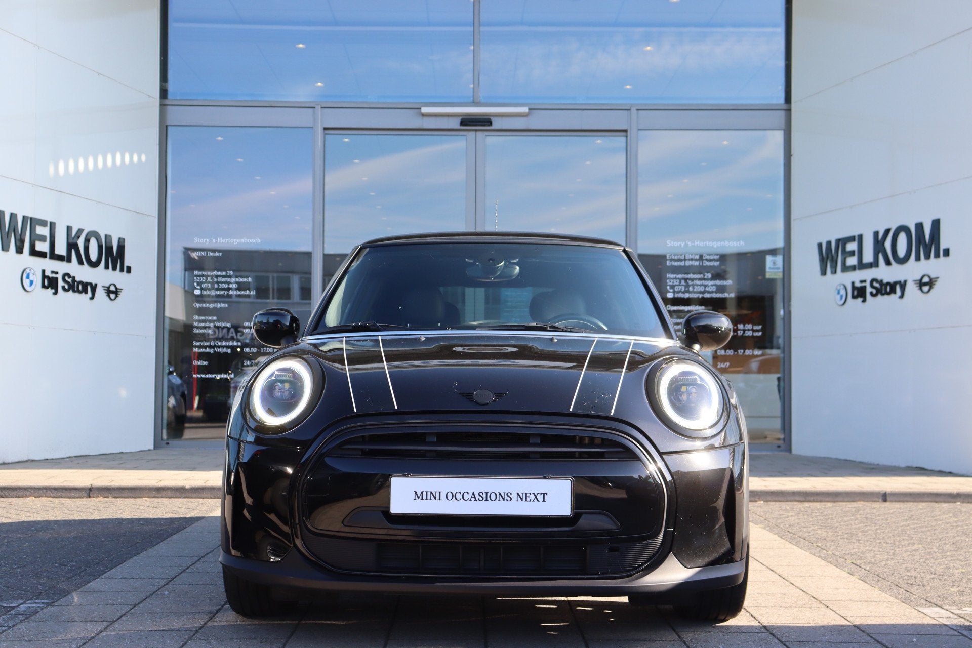 MINI Hatchback Cooper Classic / Sportstoelen / LED / Navigat, Auto's, Mini, Dealer onderhouden, 136 pk, Gebruikt, Met garantie (alle)