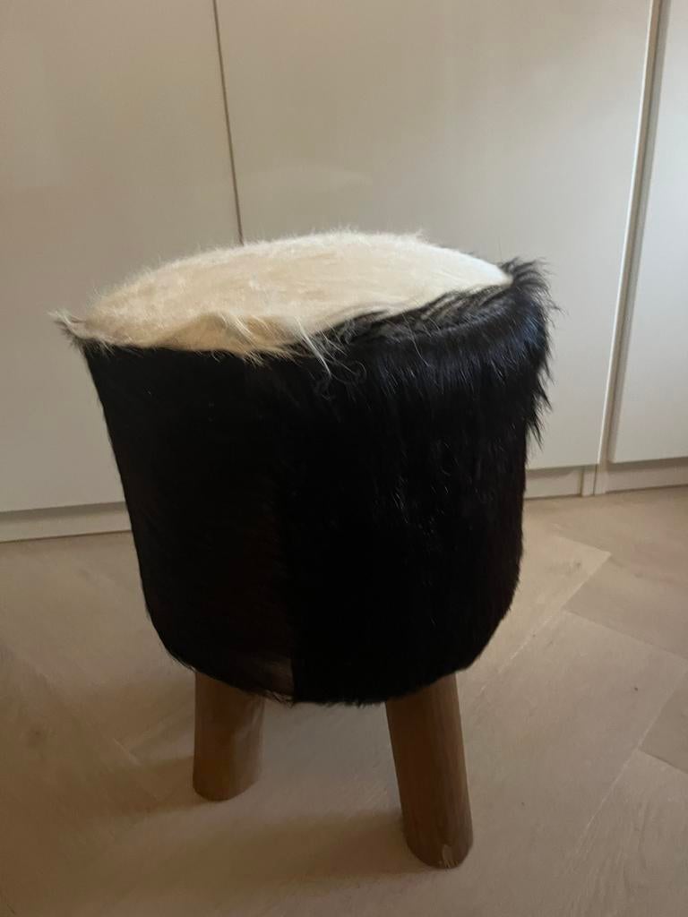 klein koeienhuid krukje, Ophalen of Verzenden, Zo goed als nieuw, Rond, Minder dan 50 cm