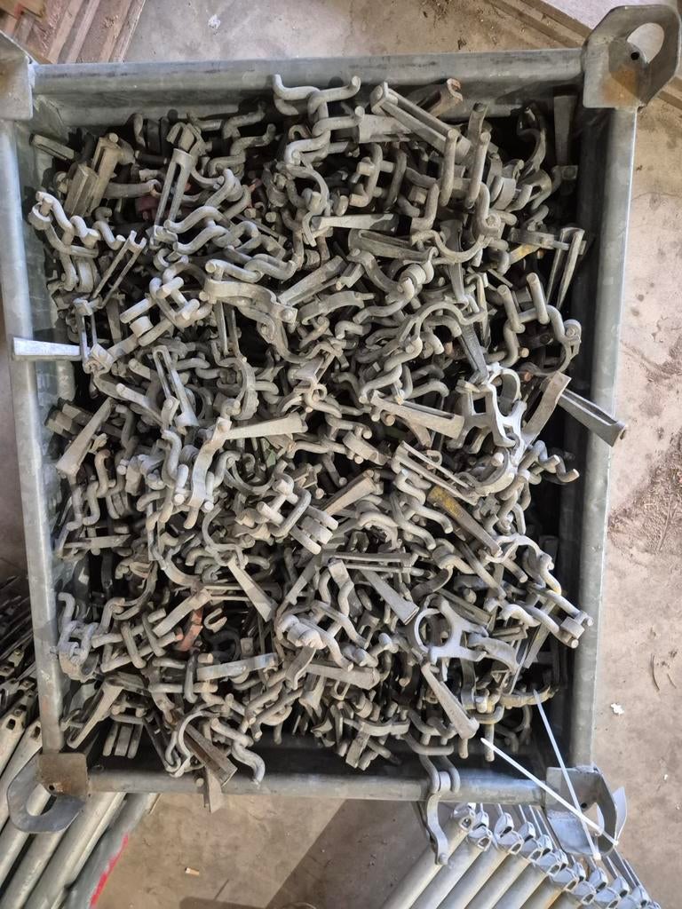 Steigerkoppelingen - Diverse gebruikte klemmen, Doe-het-zelf en Verbouw, Steigers, Ophalen of Verzenden, Gebruikt, Overige typen