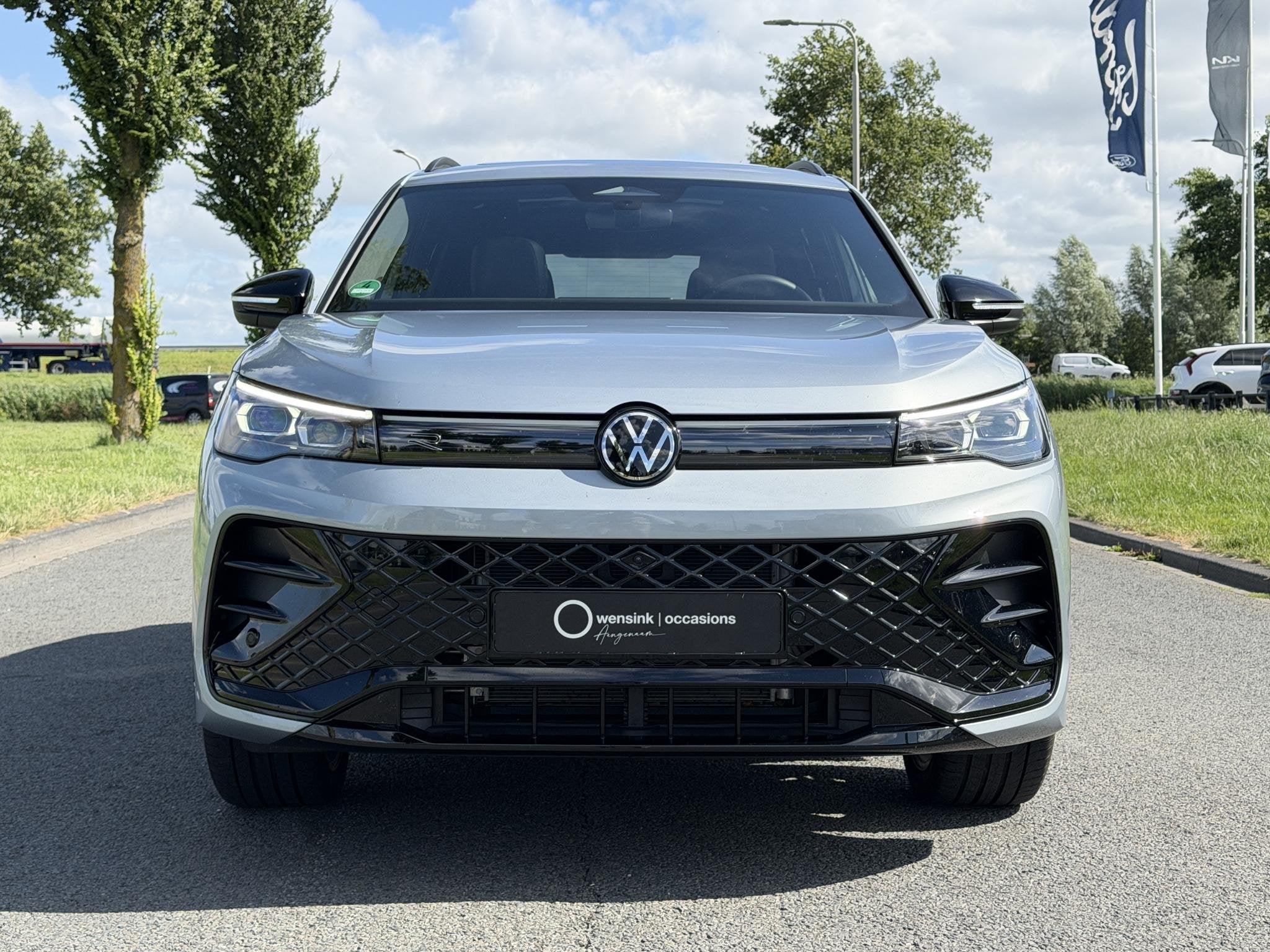 Volkswagen Tiguan 1.5 eHybrid R-Line Edition | Matrix LED |, Auto's, Volkswagen, 4 cilinders, 2000 kg, Hybride Elektrisch/Benzine