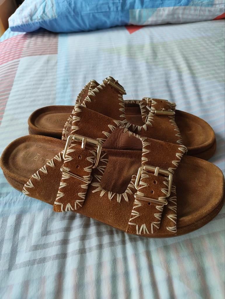 Zachte suède slippers - Maat 41, Kleding | Dames, Schoenen, Ophalen of Verzenden, Zo goed als nieuw