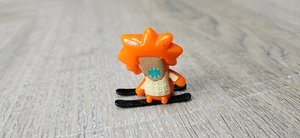 Oranje leeuwtje op Ski’s Afmeting: 3,5x3x1,2cm, Ophalen of Verzenden, Zo goed als nieuw