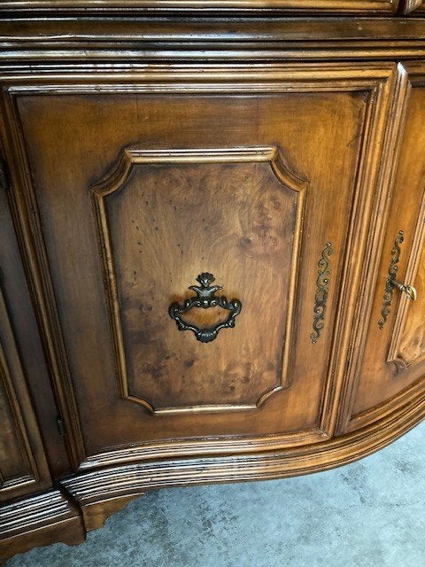 Foto 5 van servieskast buffetkast brocante notenhout 2 delen ALS NIEUW