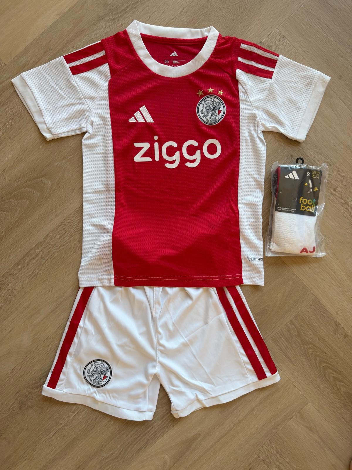 Nieuw voetbaltenue Ajax thuis tenue seizoen 26/27, Sport en Fitness, Voetbal, Maat XS of kleiner, Ophalen of Verzenden, Nieuw