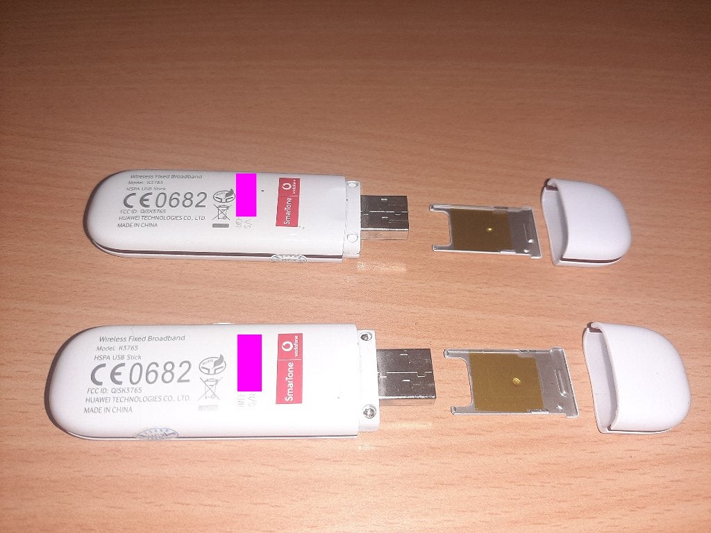 Mobiel HSPA Modem met Micro SD cardreader (2 stuks), Verzenden, Gebruikt, Router met modem
